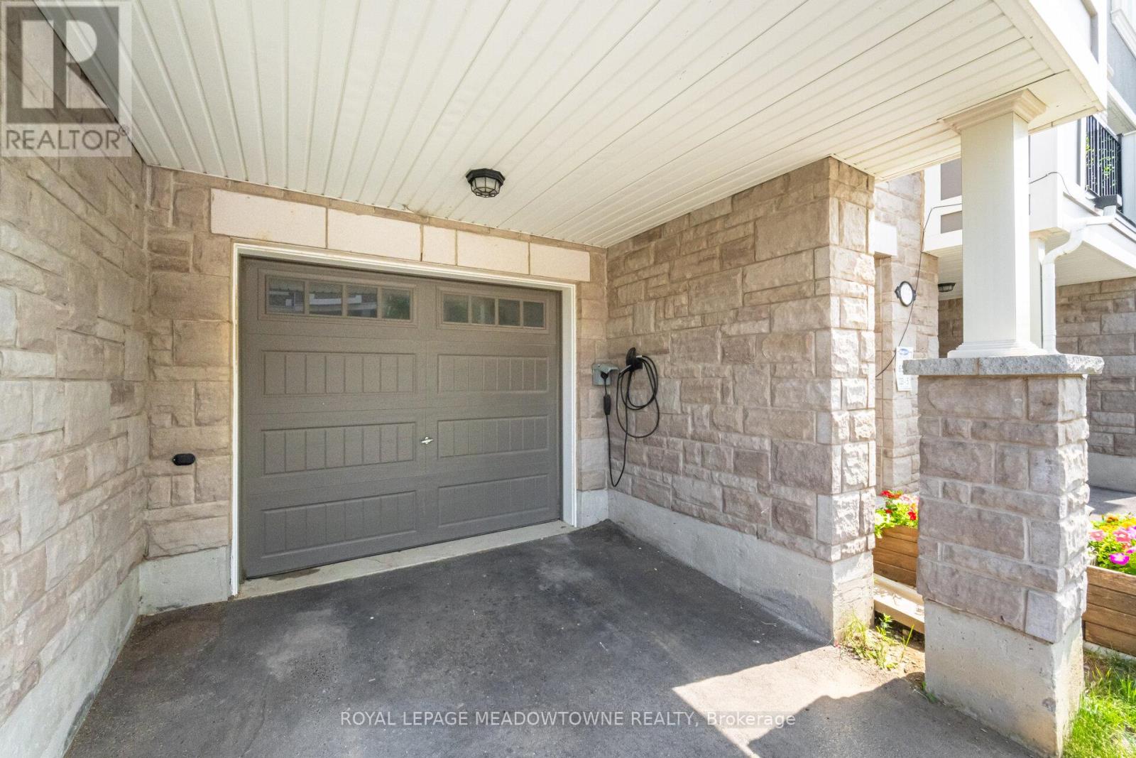 Photo 27 of 898 Cactus Point, Milton ON