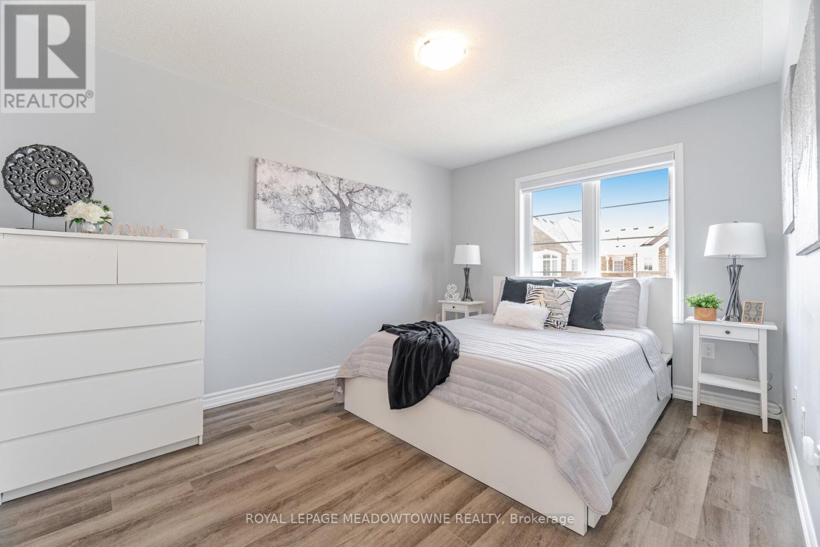 Photo 47 of 898 Cactus Point, Milton ON