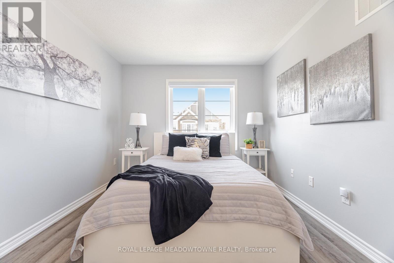 Photo 5 of 898 Cactus Point, Milton ON