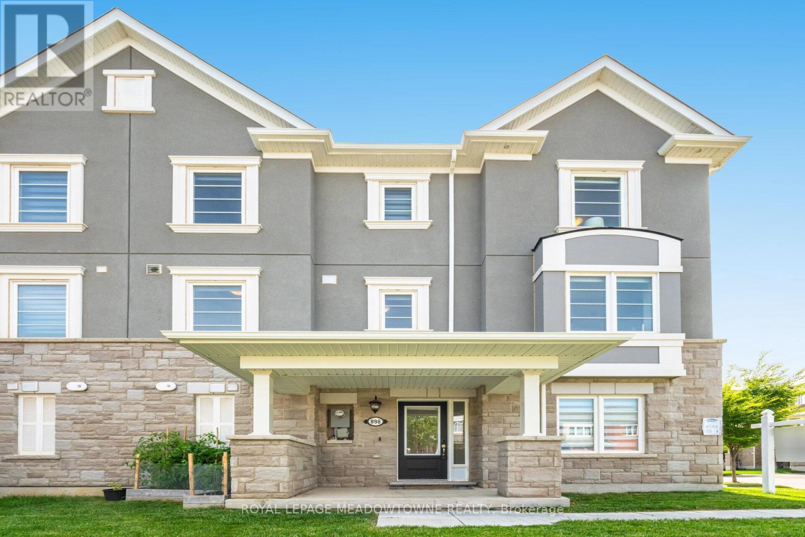 Photo 9 of 898 Cactus Point, Milton ON