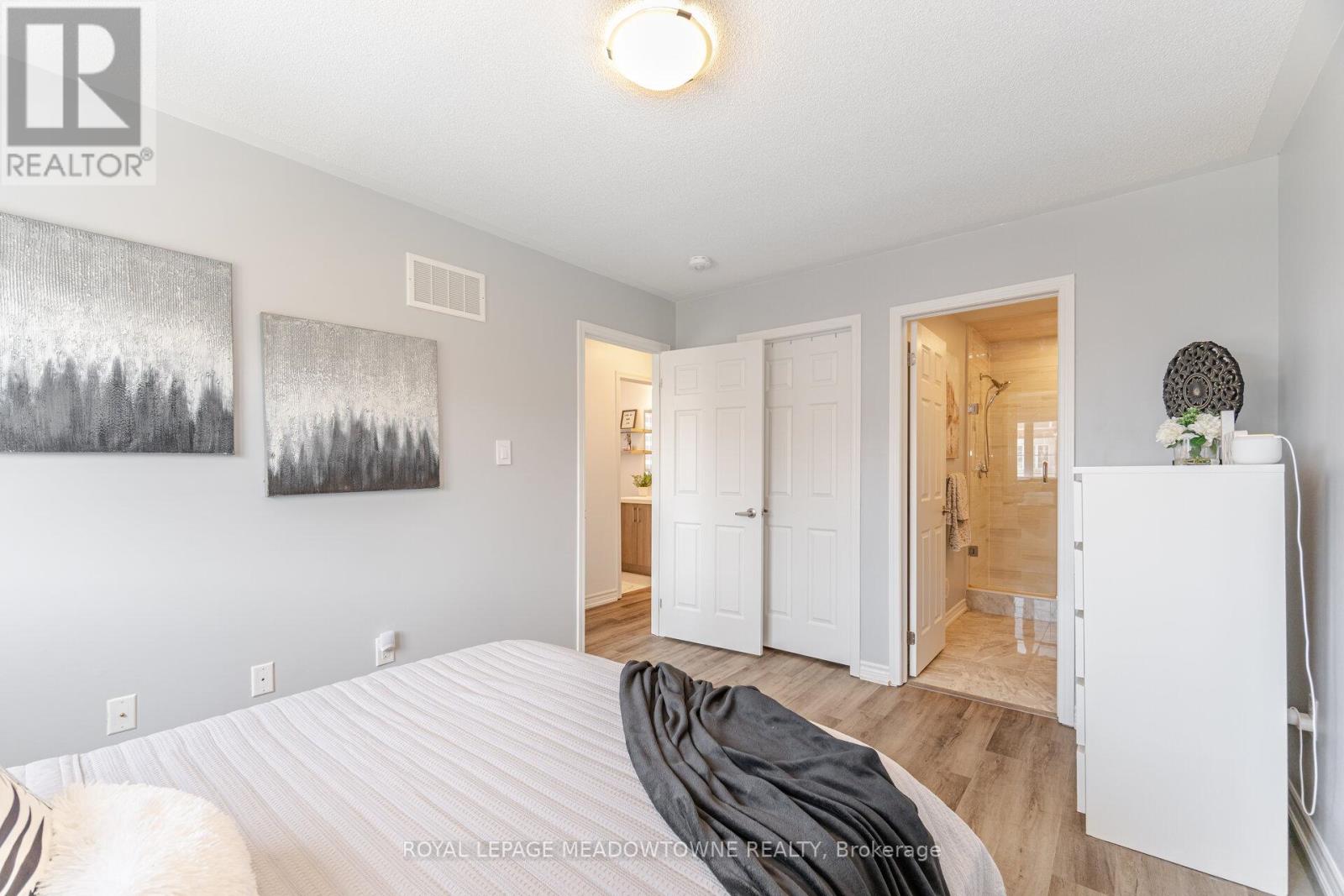 Photo 48 of 898 Cactus Point, Milton ON