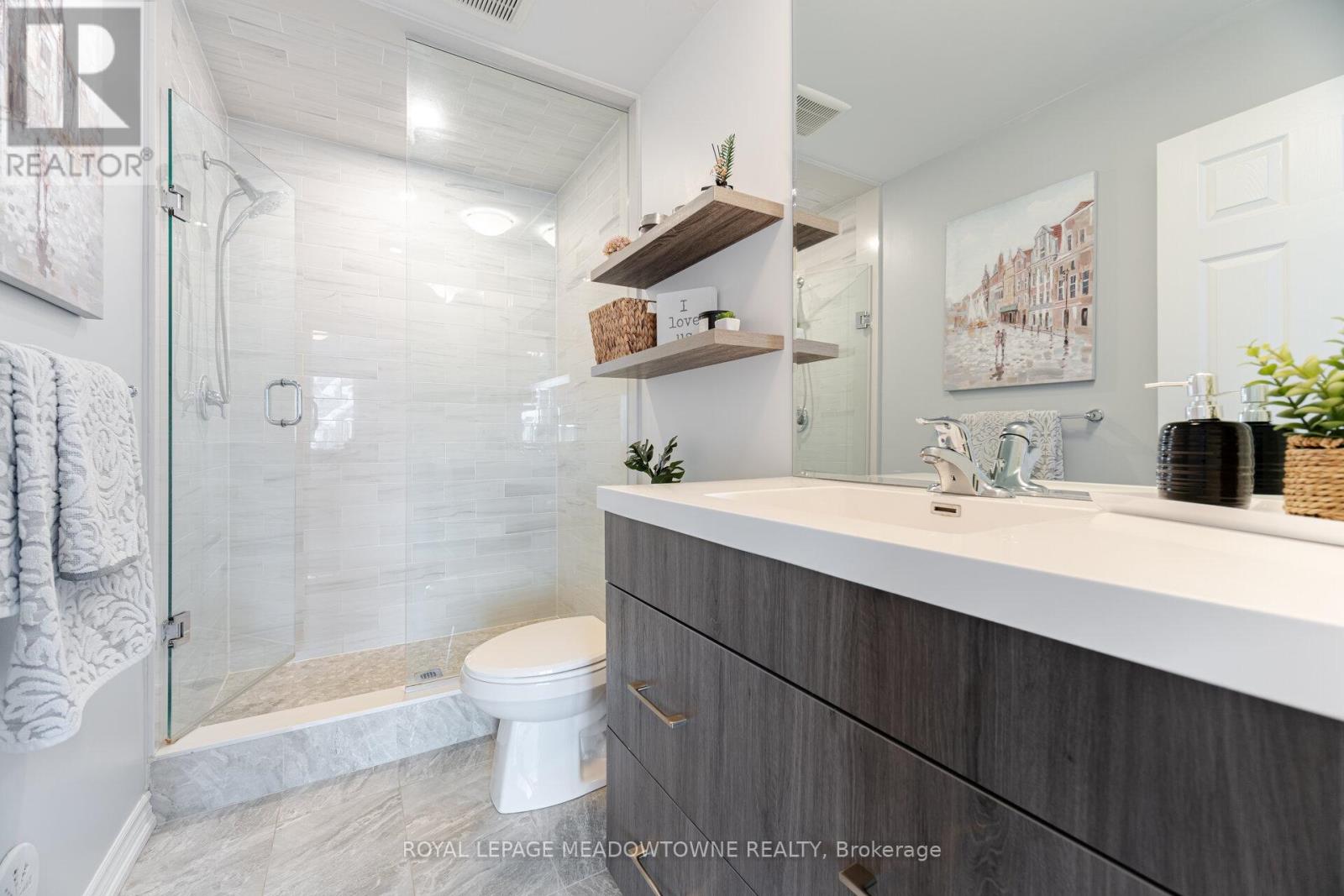Photo 40 of 898 Cactus Point, Milton ON
