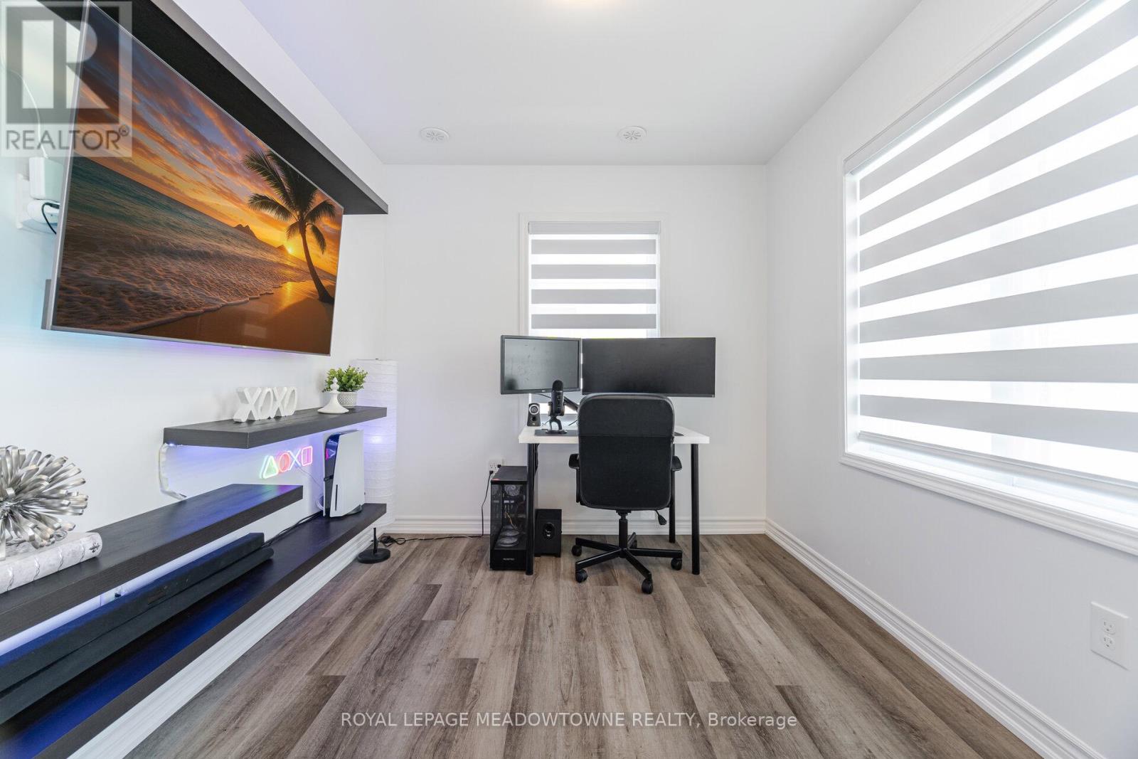 Photo 8 of 898 Cactus Point, Milton ON