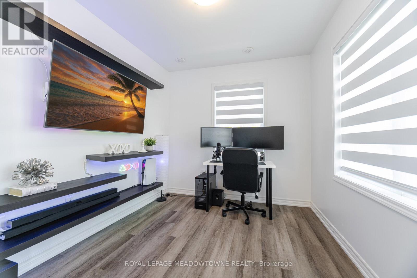 Photo 37 of 898 Cactus Point, Milton ON