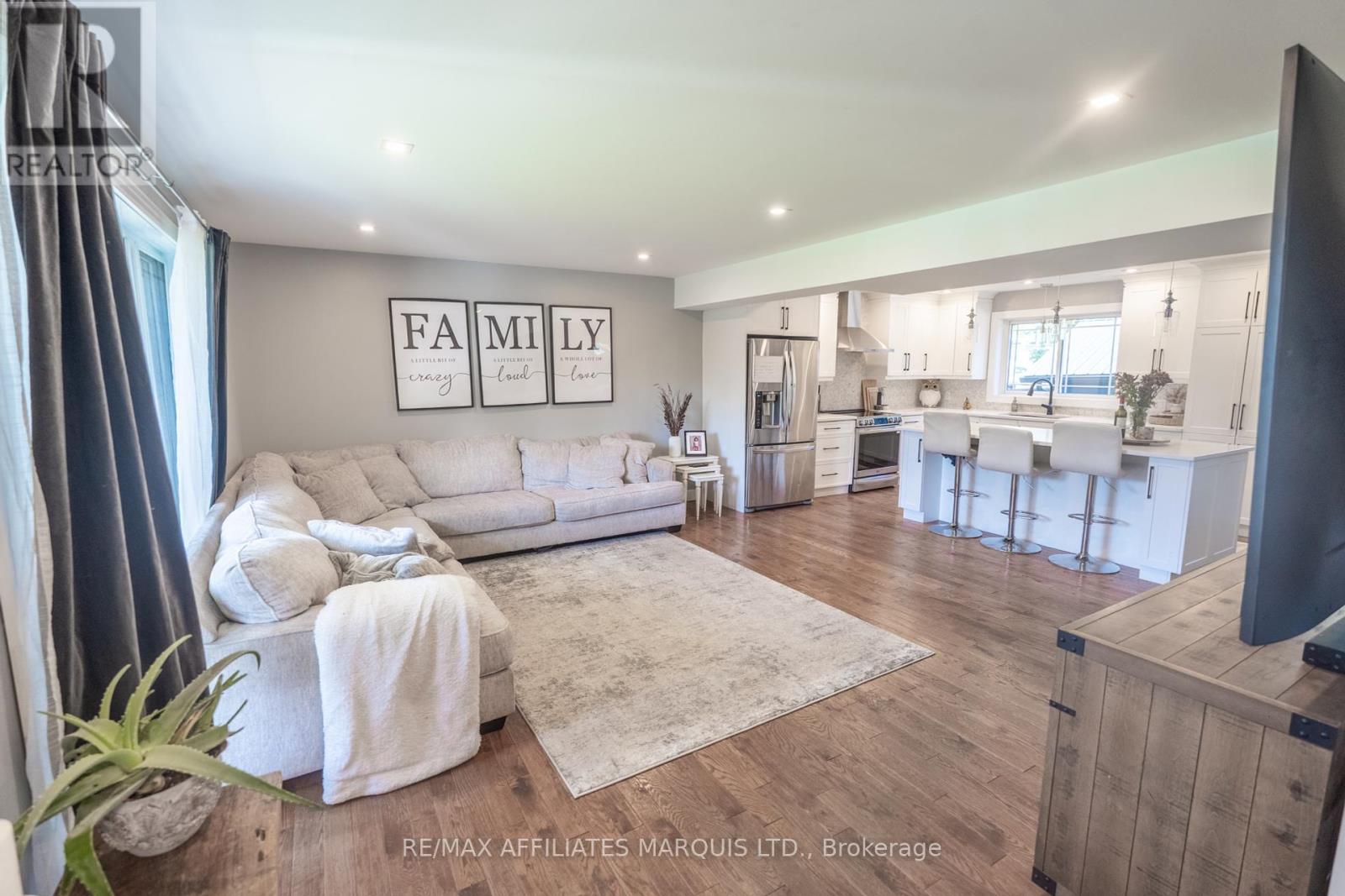 Photo 21 of 1612 Grant Avenue, Cornwall ON