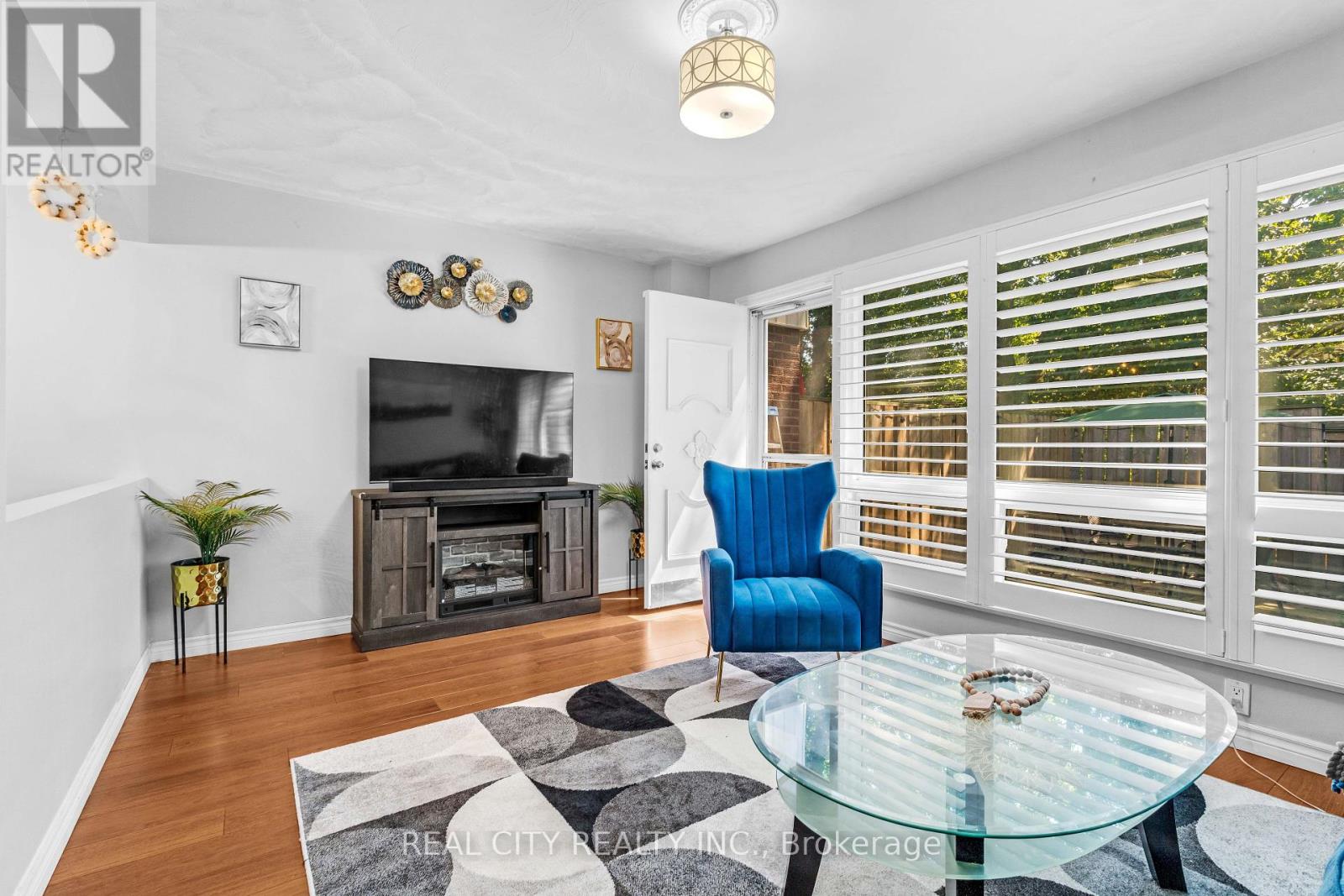 Photo 37 of 53 273 Elgin Street, Brantford ON