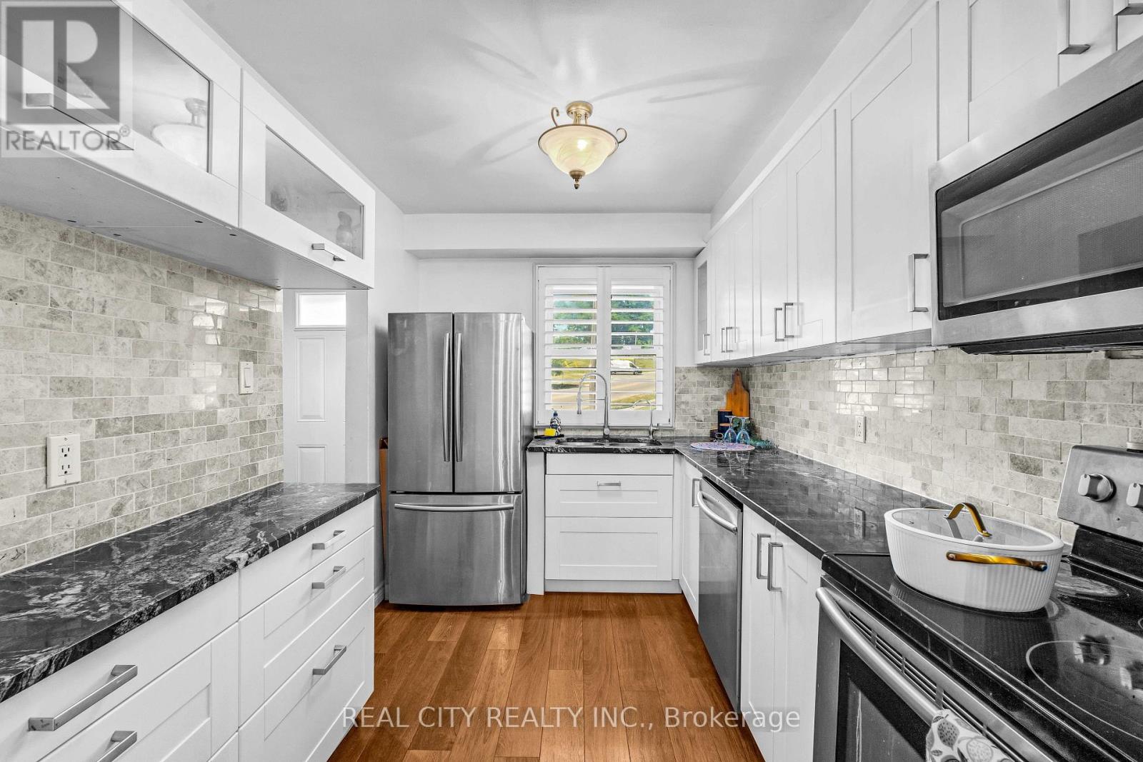 Photo 36 of 53 273 Elgin Street, Brantford ON
