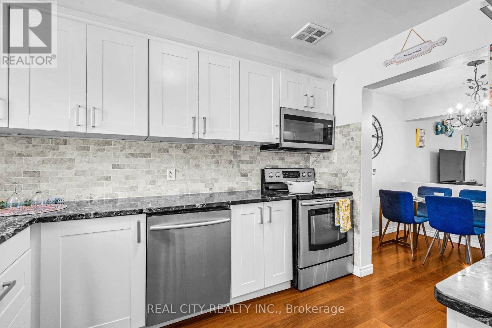 Photo 14 of 53 273 Elgin Street, Brantford ON