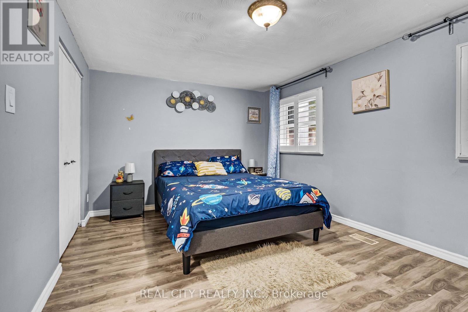 Photo 13 of 53 273 Elgin Street, Brantford ON