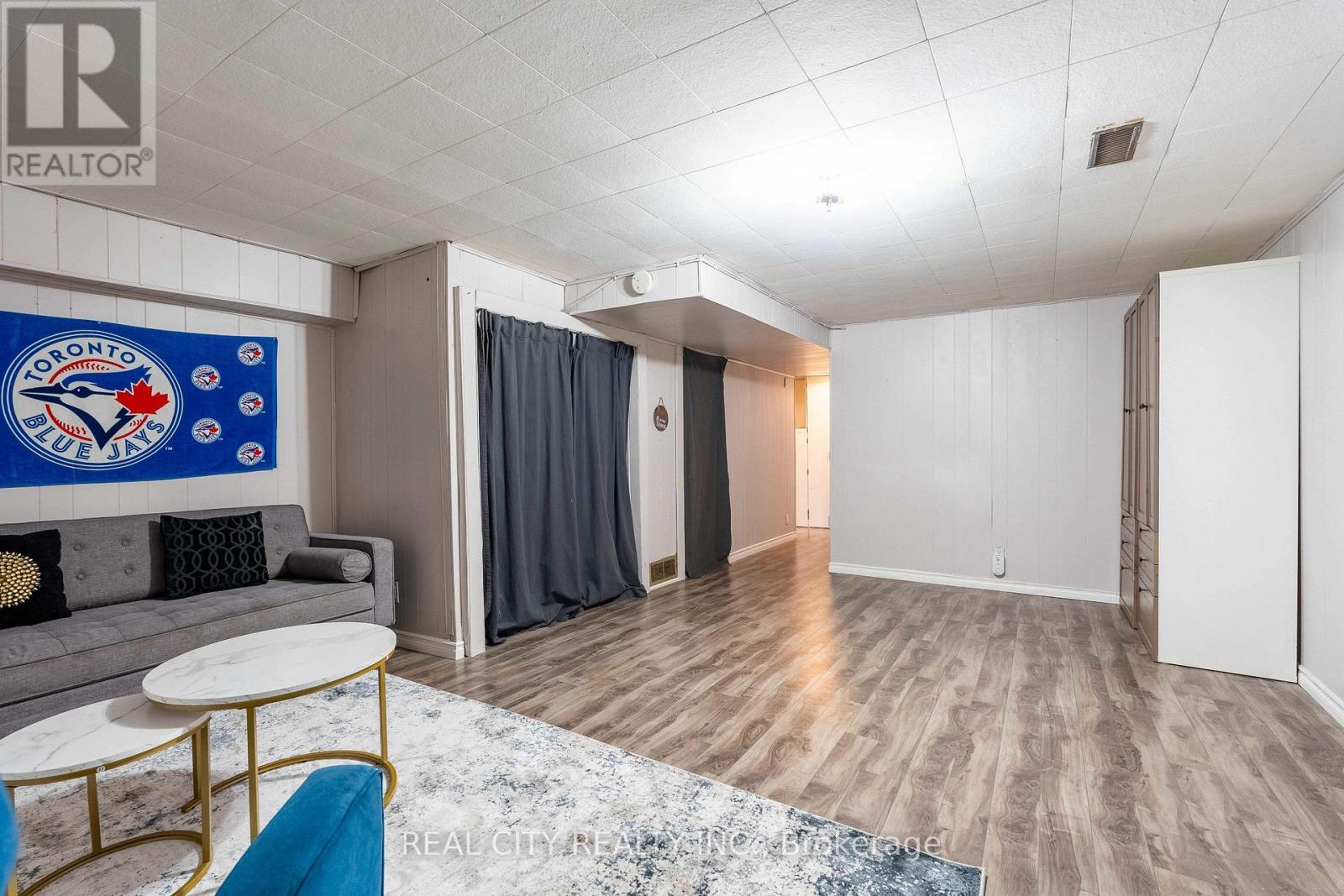 Photo 23 of 53 273 Elgin Street, Brantford ON