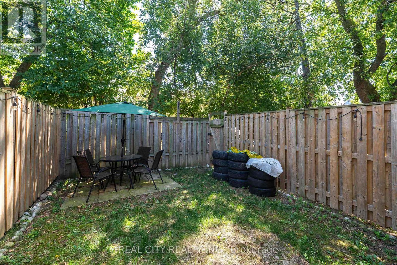 Photo 21 of 53 273 Elgin Street, Brantford ON