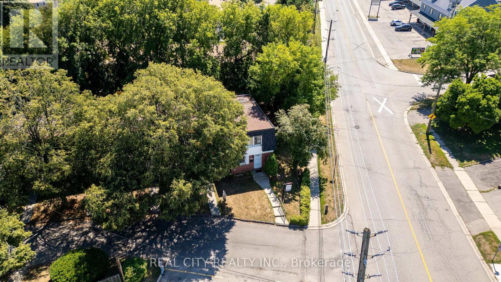 Photo 22 of 53 273 Elgin Street, Brantford ON