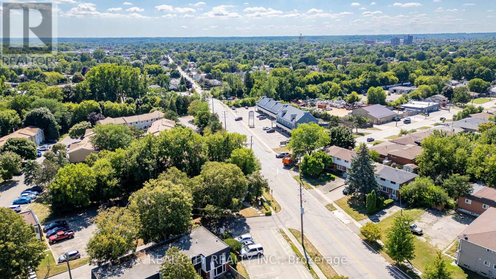 Photo 7 of 53 273 Elgin Street, Brantford ON
