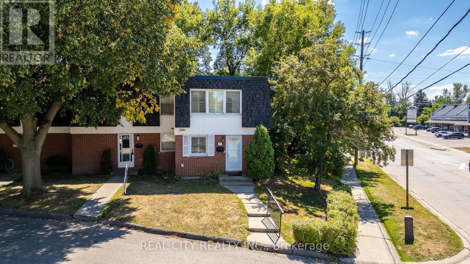 Photo 25 of 53 273 Elgin Street, Brantford ON