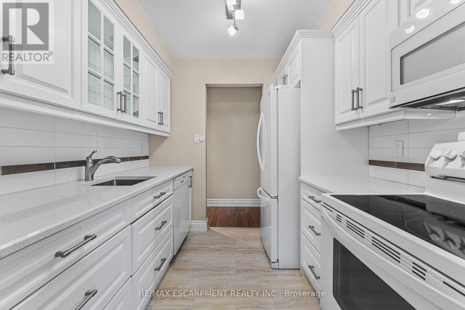 Photo 4 of 308 4209 Hixon Street, Lincoln ON