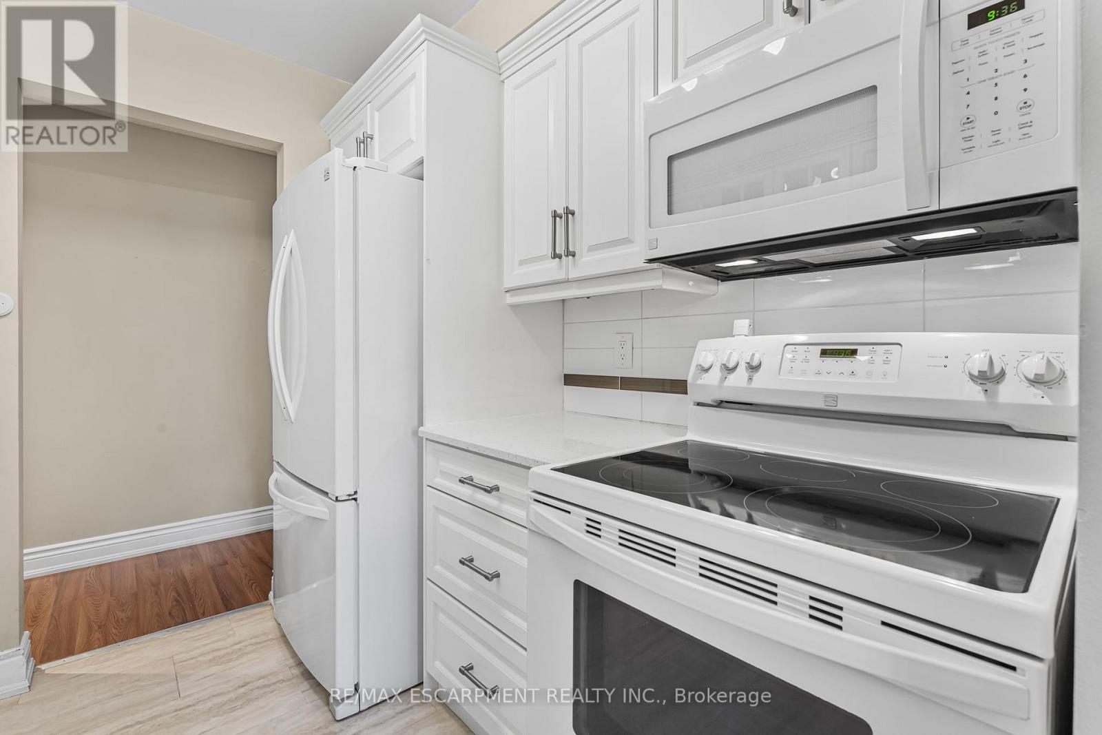 Photo 7 of 308 4209 Hixon Street, Lincoln ON