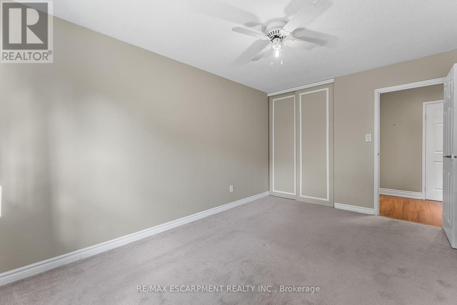 Photo 2 of 308 4209 Hixon Street, Lincoln ON