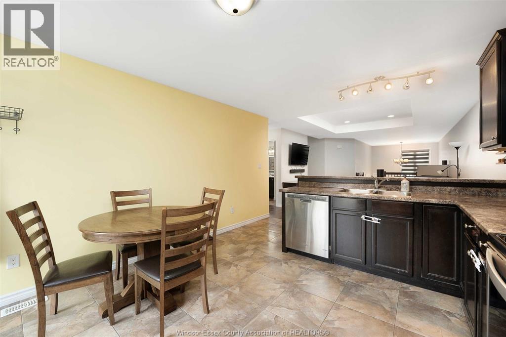 Photo 4 of 11940 Boulder Crescent, Windsor ON