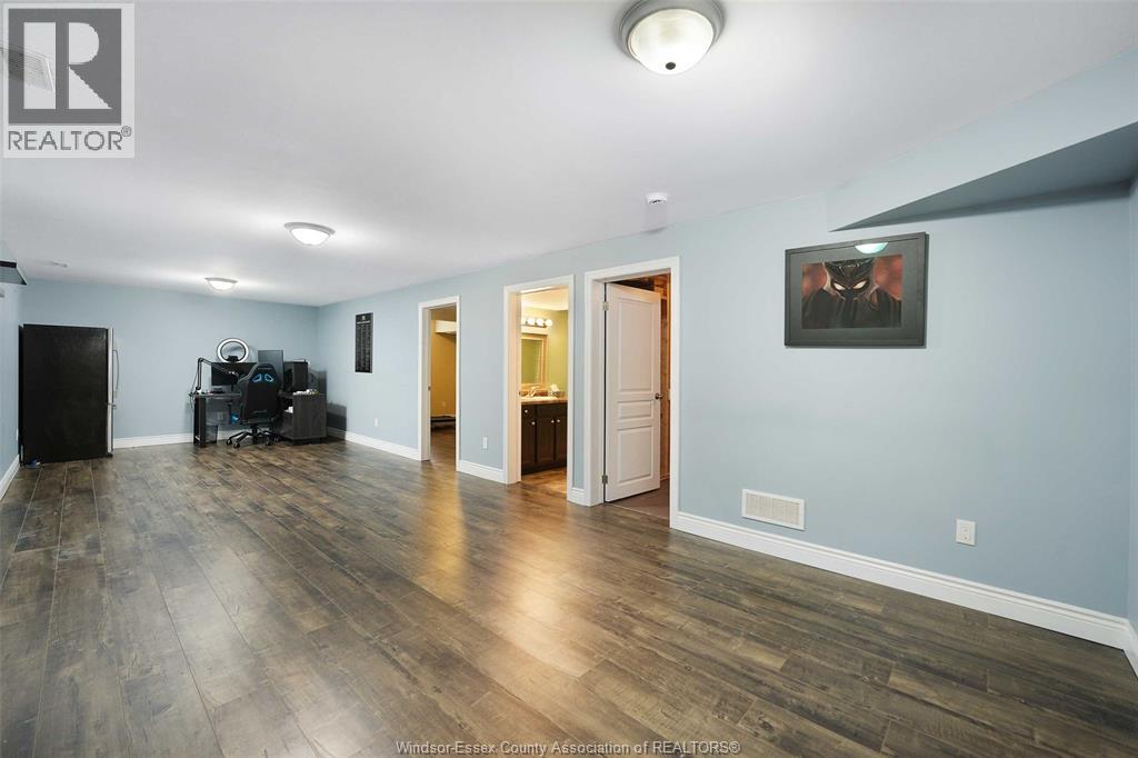 Photo 5 of 11940 Boulder Crescent, Windsor ON