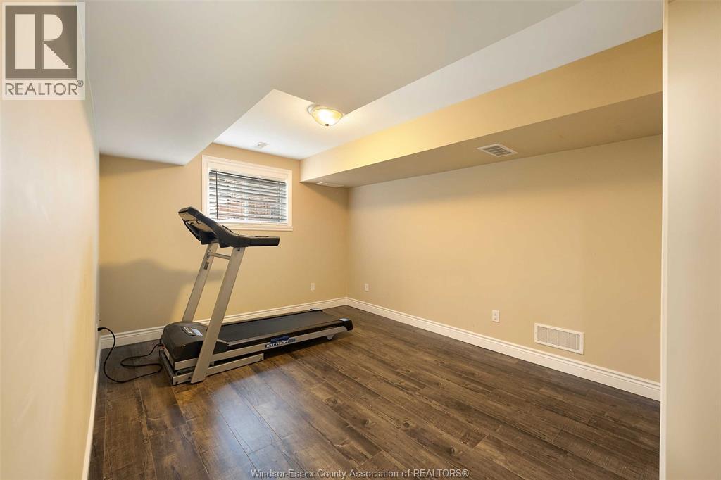 Photo 12 of 11940 Boulder Crescent, Windsor ON