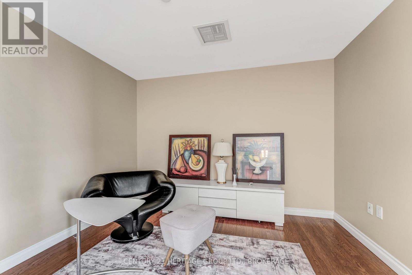 Photo 35 of 1103 90 George Street, Ottawa ON