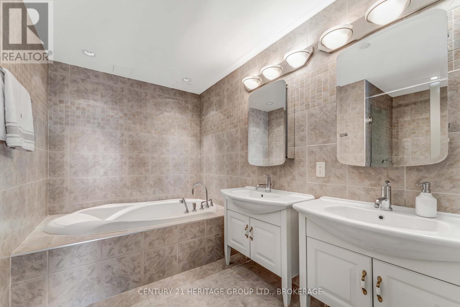 Photo 17 of 1103 90 George Street, Ottawa ON