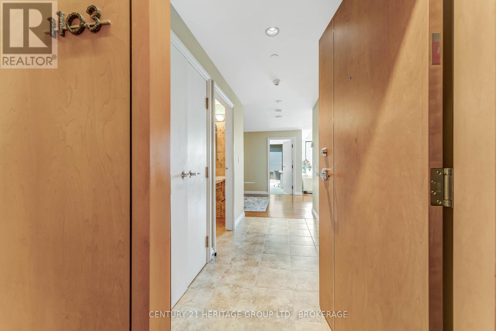 Photo 34 of 1103 90 George Street, Ottawa ON