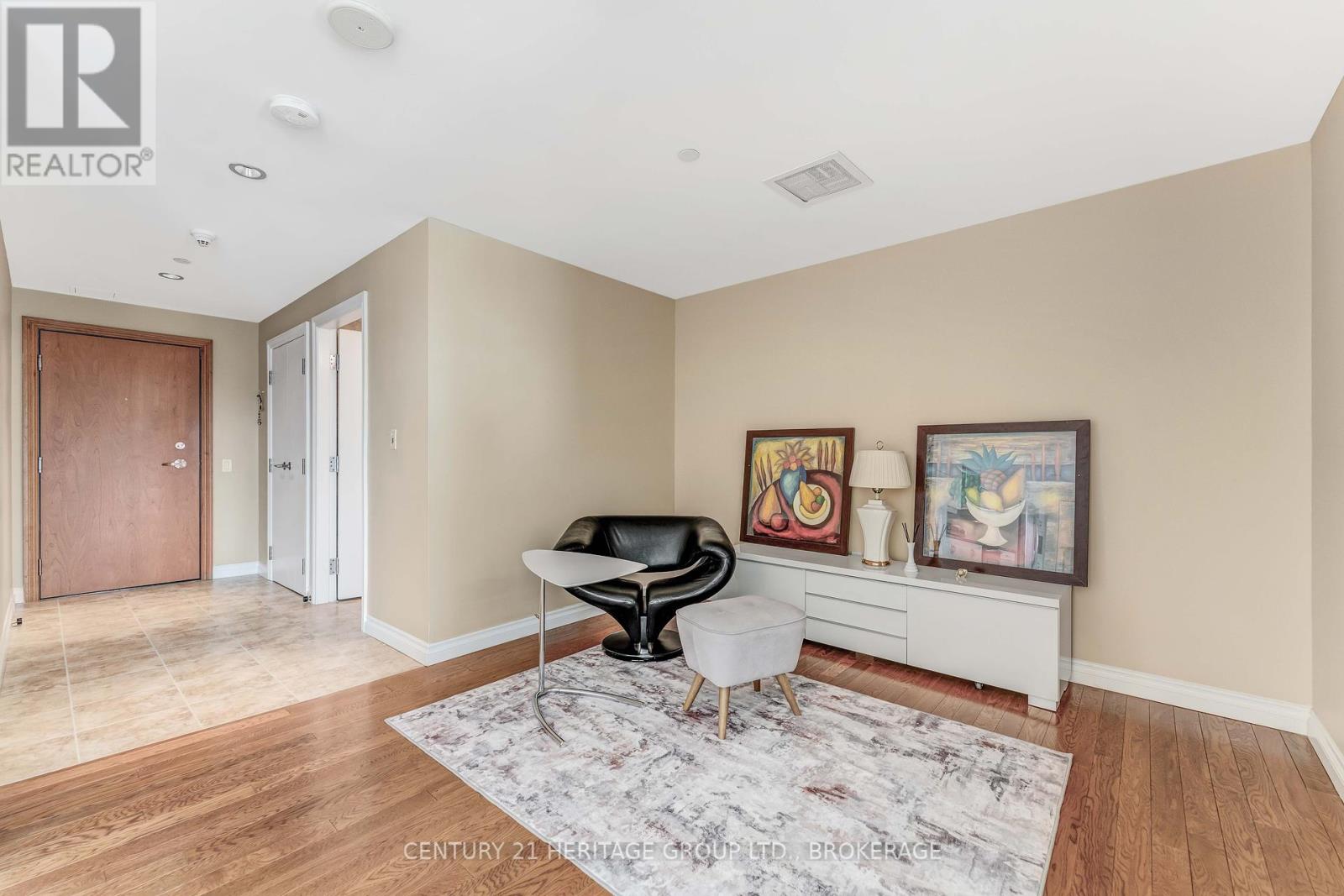 Photo 15 of 1103 90 George Street, Ottawa ON
