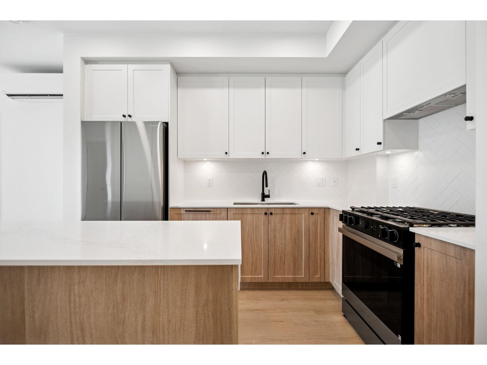 Photo 1 of 510 19885 76 Avenue, Langley BC