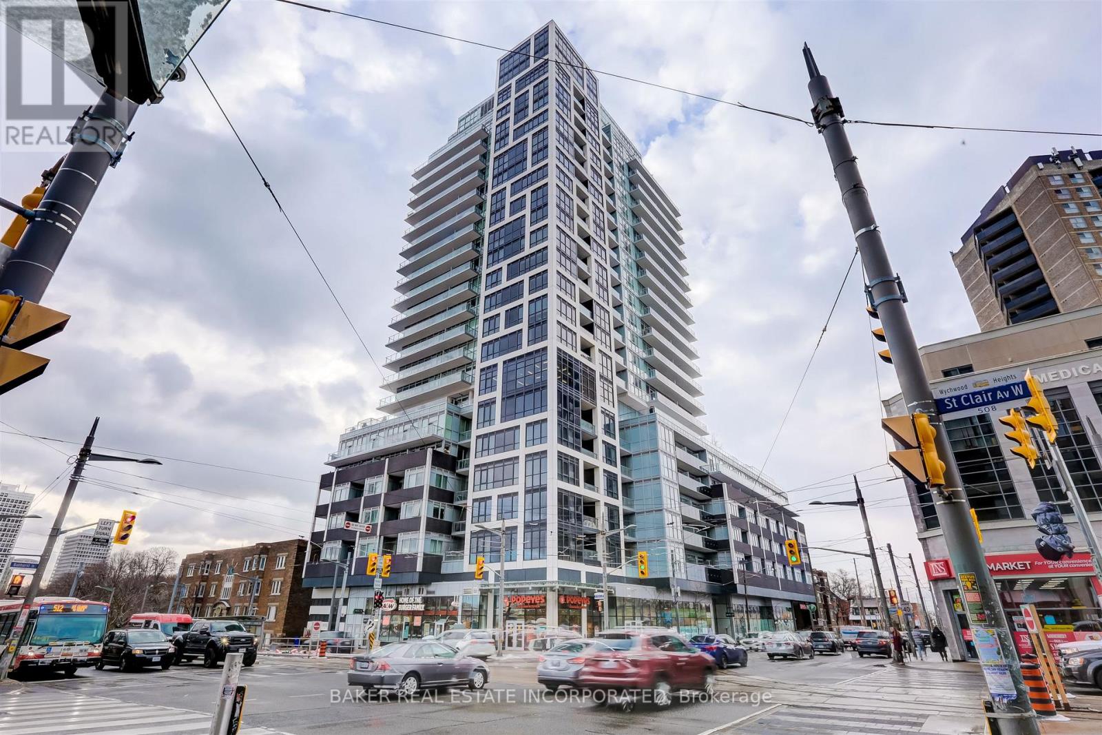 Photo 9 of 219 501 St Clair Avenue W, Toronto ON