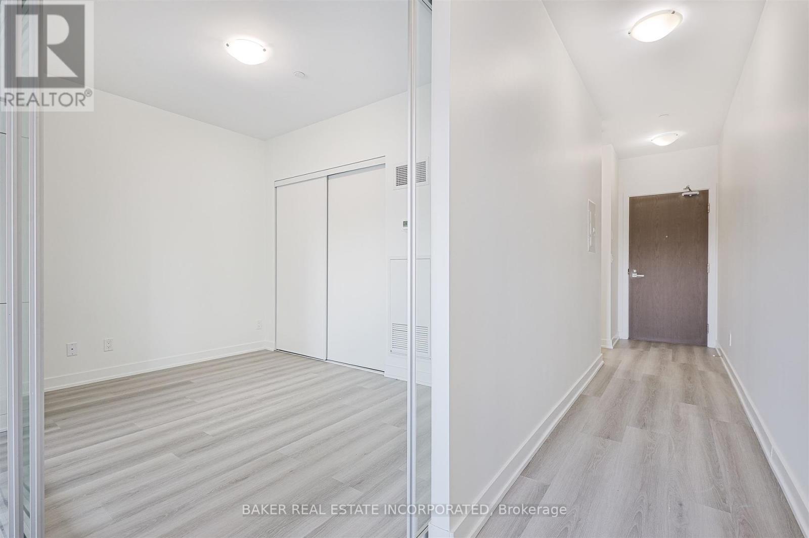 Photo 26 of 219 501 St Clair Avenue W, Toronto ON