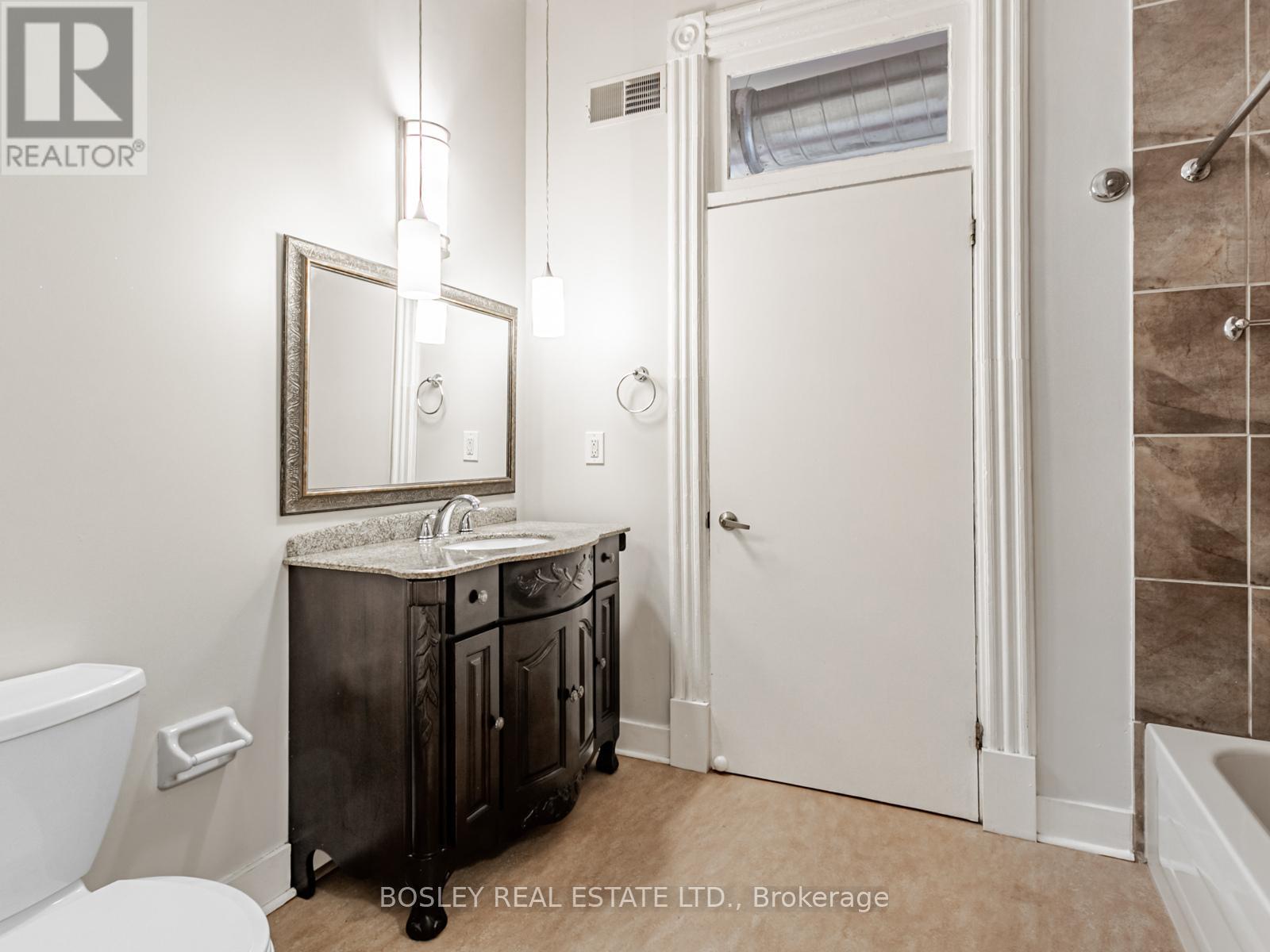 Photo 3 of 3 543 Queen Street W, Toronto ON