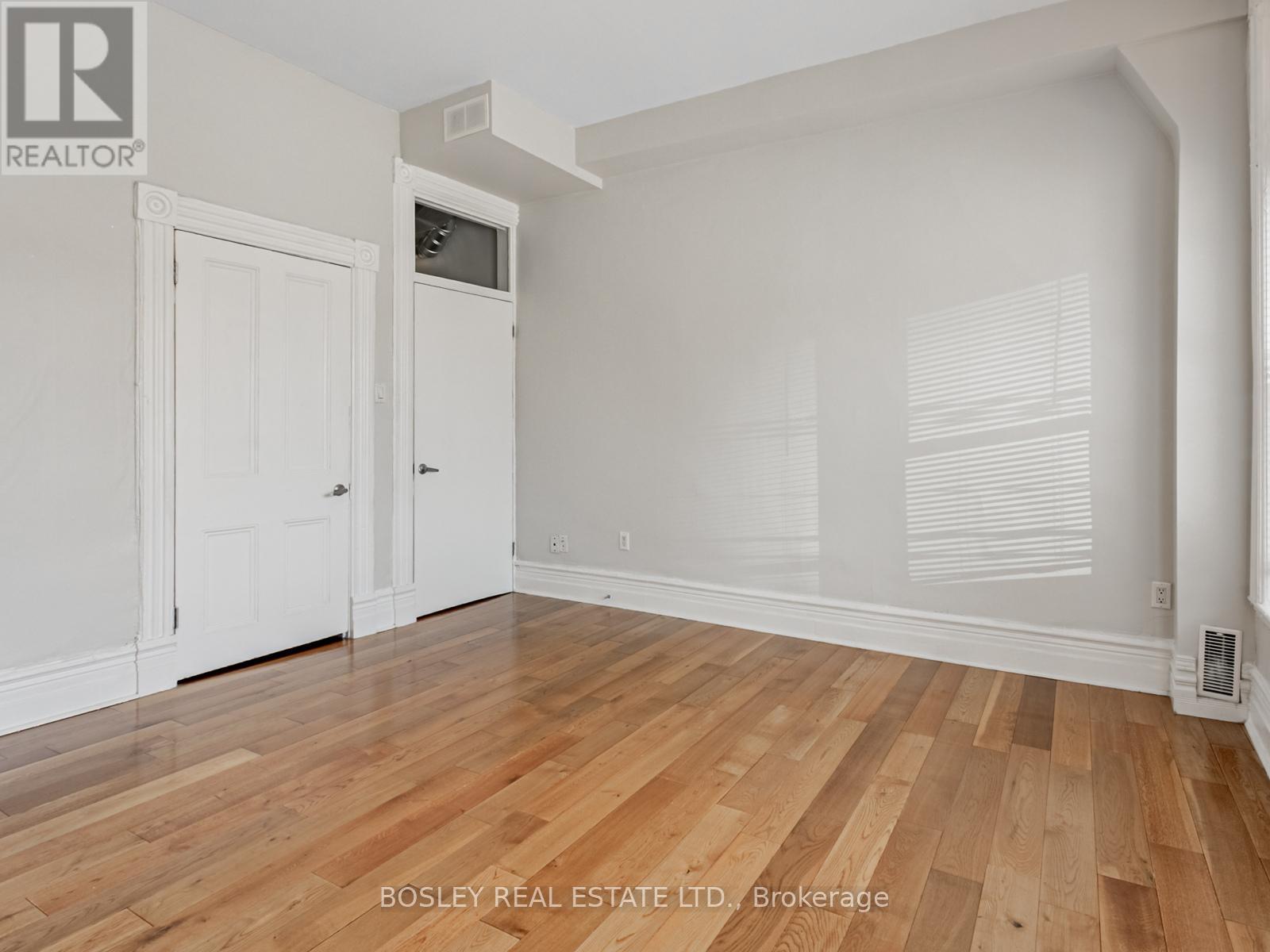 Photo 15 of 3 543 Queen Street W, Toronto ON