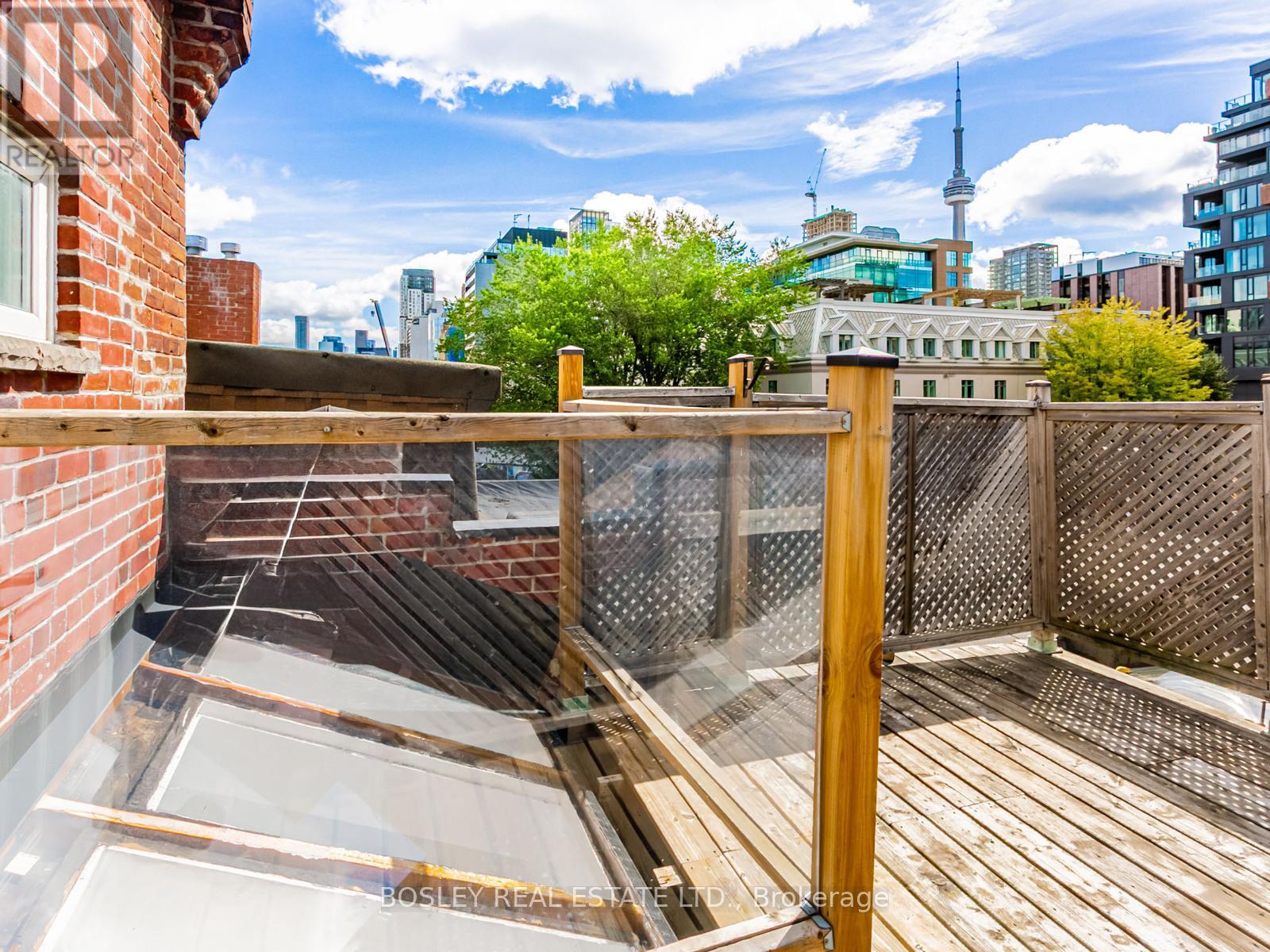 Photo 12 of 3 543 Queen Street W, Toronto ON