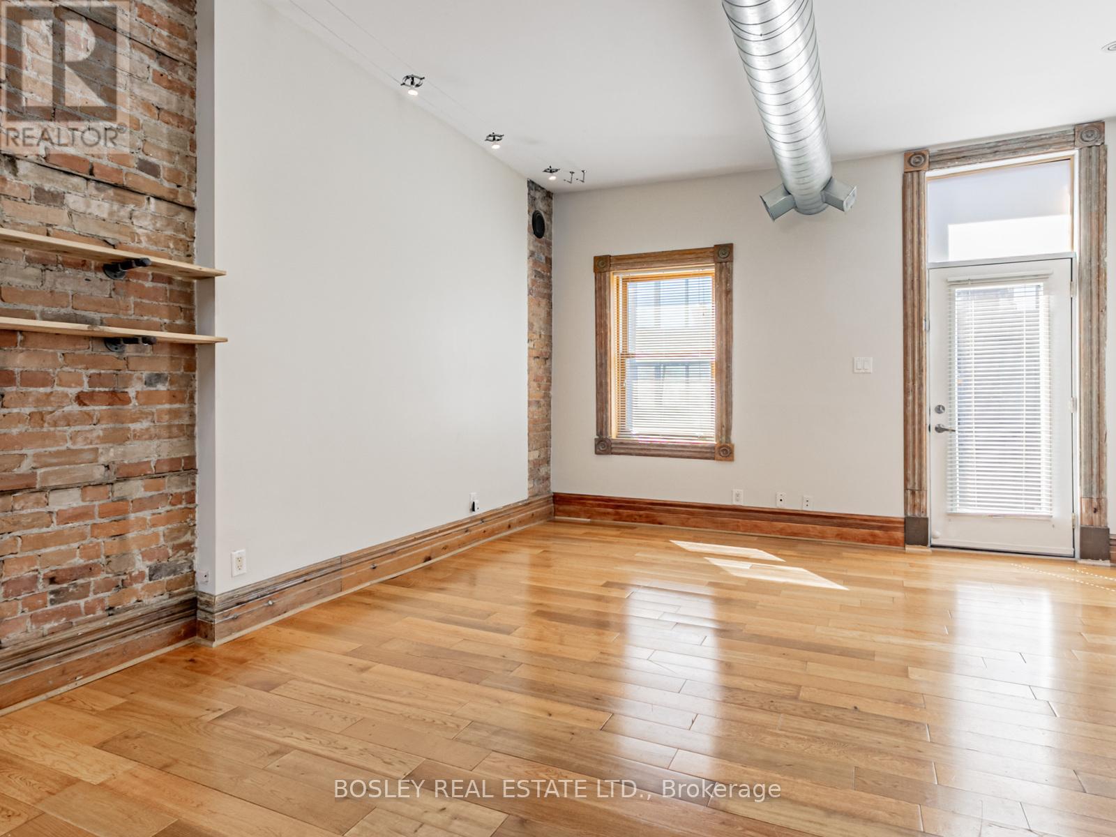 Photo 11 of 3 543 Queen Street W, Toronto ON