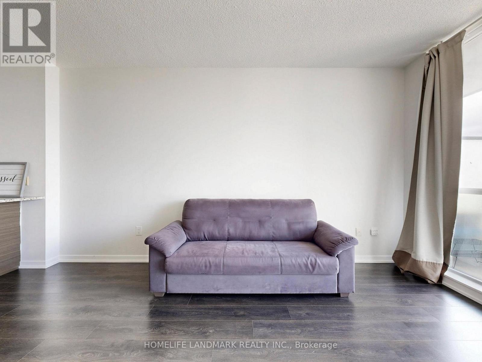 Photo 10 of 1204 66 Forest Manor Road, Toronto ON
