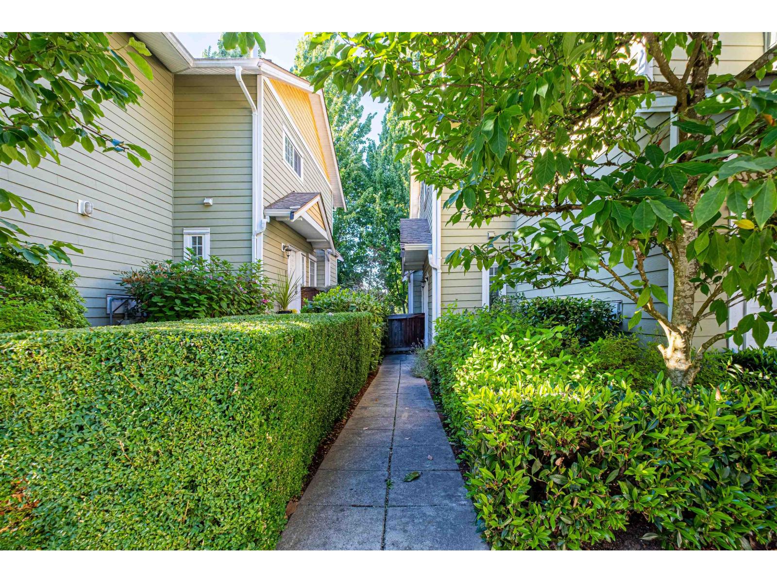 Photo 2 of 25 6110 138 Street, Surrey BC
