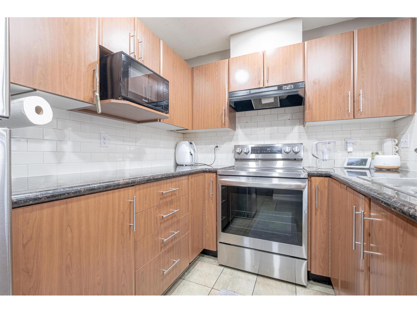 Photo 13 of 25 6110 138 Street, Surrey BC
