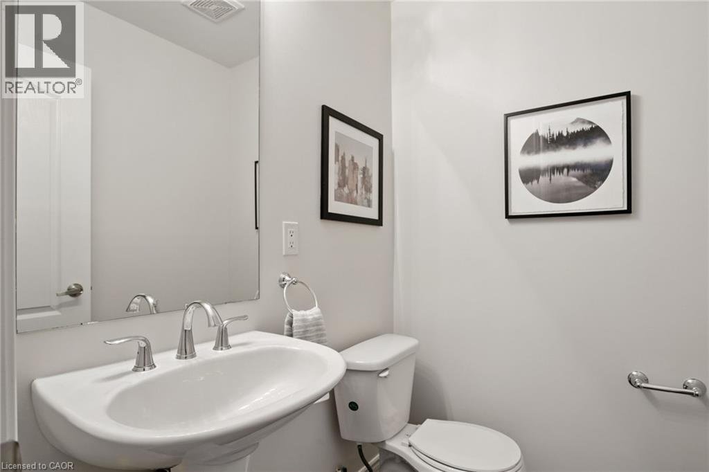 Photo 7 of 2570 Grand Oak Trail, Oakville ON