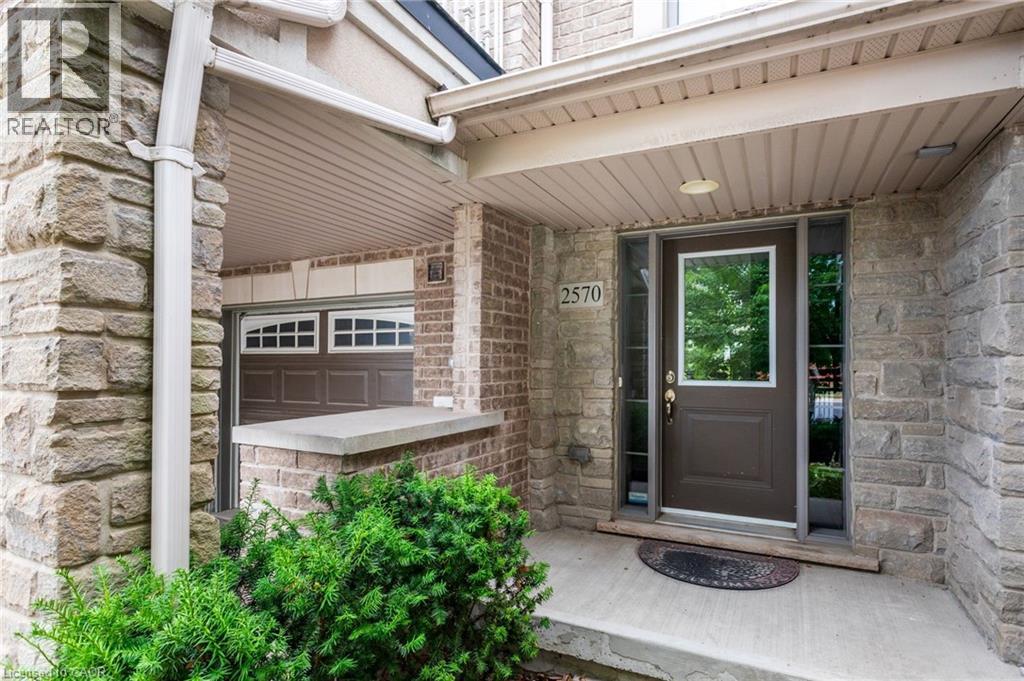 Photo 14 of 2570 Grand Oak Trail, Oakville ON