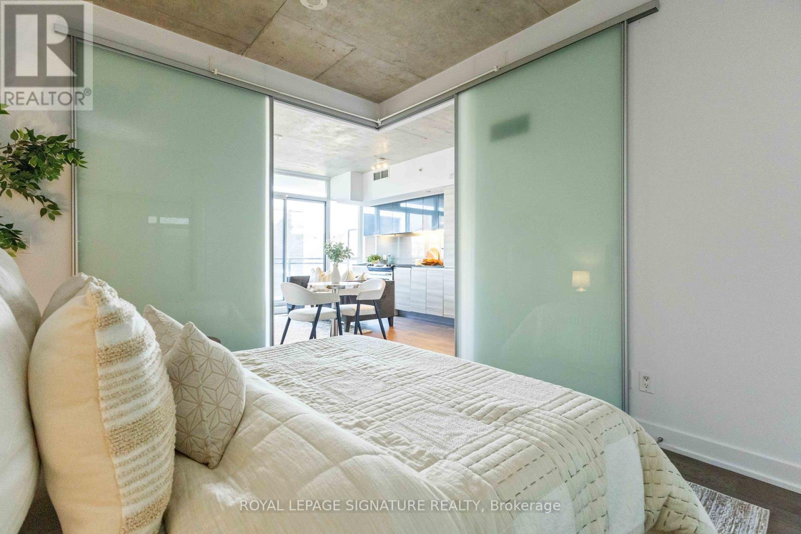 Photo 16 of 406 1190 Dundas Street E, Toronto ON