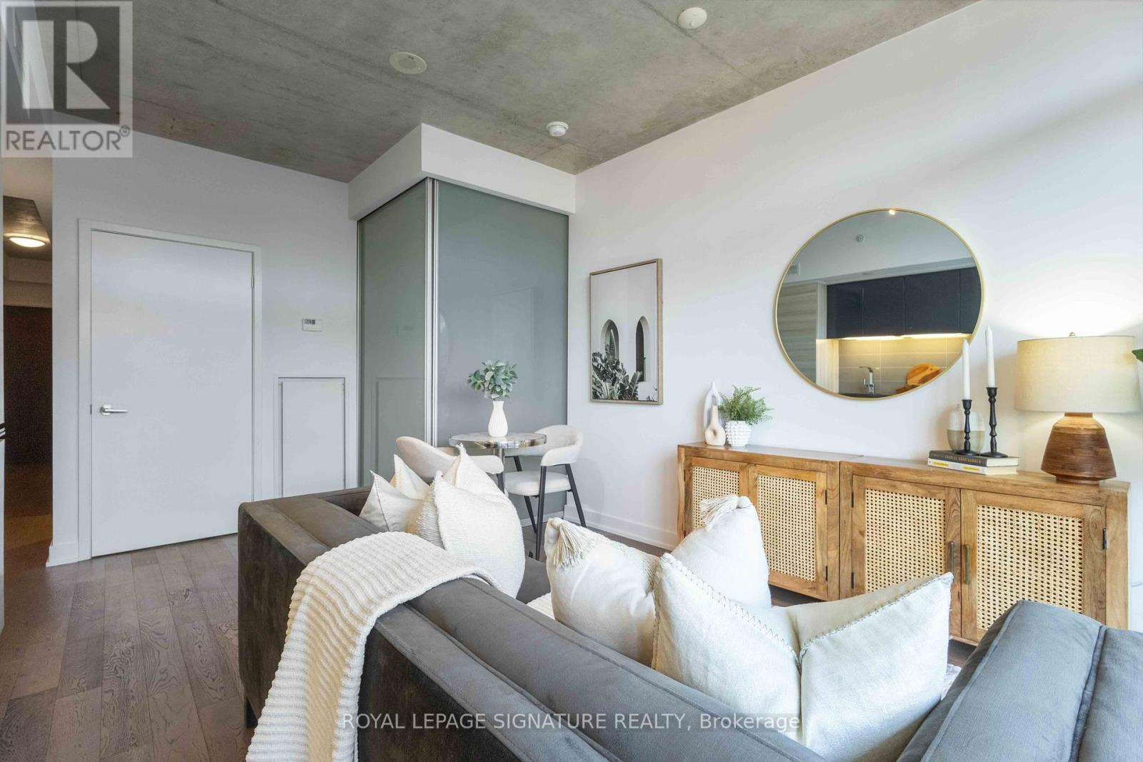 Photo 13 of 406 1190 Dundas Street E, Toronto ON
