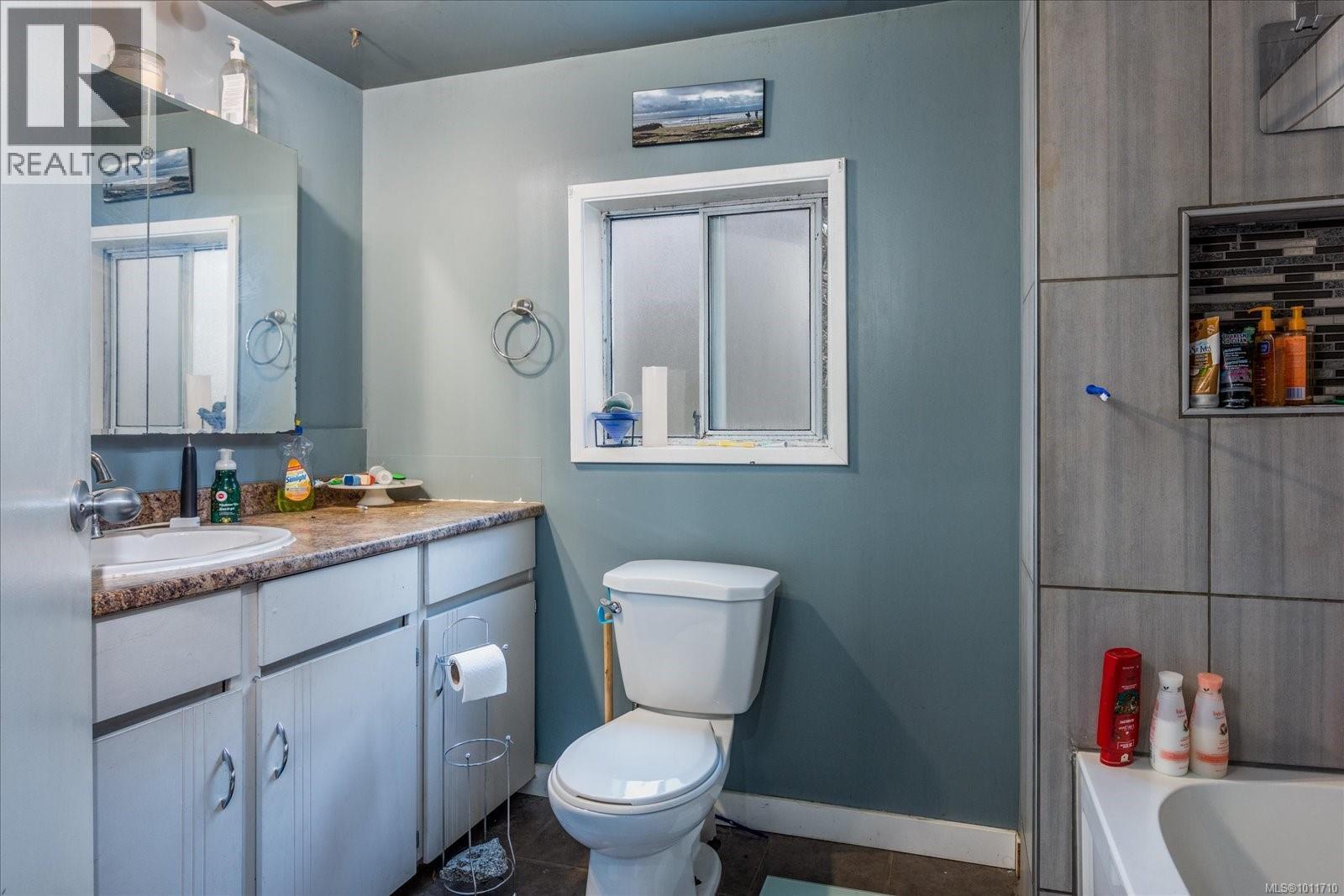 Photo 11 of 770 Chelsea St, Nanaimo BC