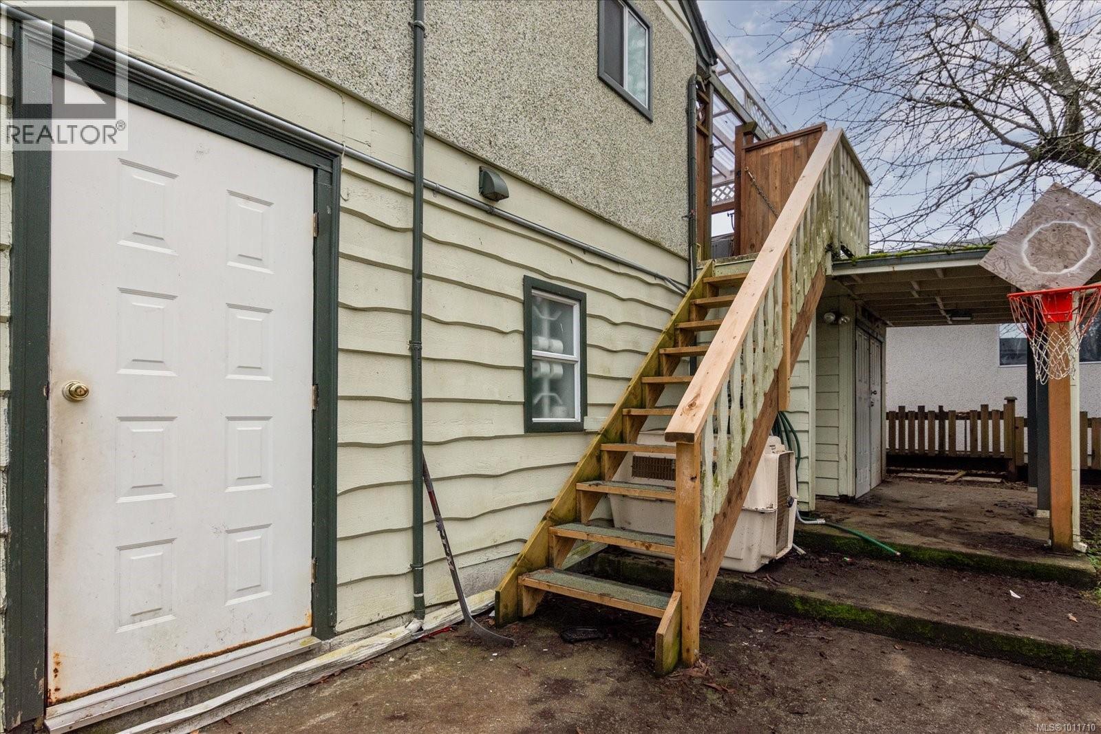 Photo 9 of 770 Chelsea St, Nanaimo BC