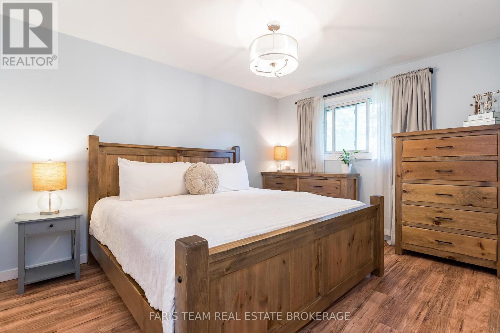 Photo 18 of 4 B Oak Street, Barrie ON