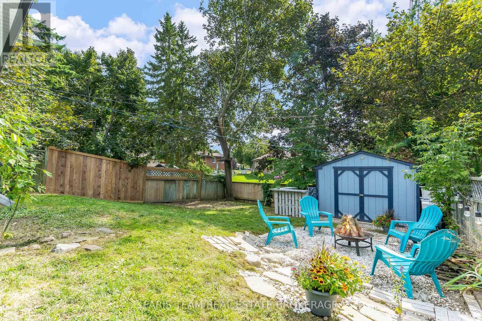 Photo 8 of 4 B Oak Street, Barrie ON