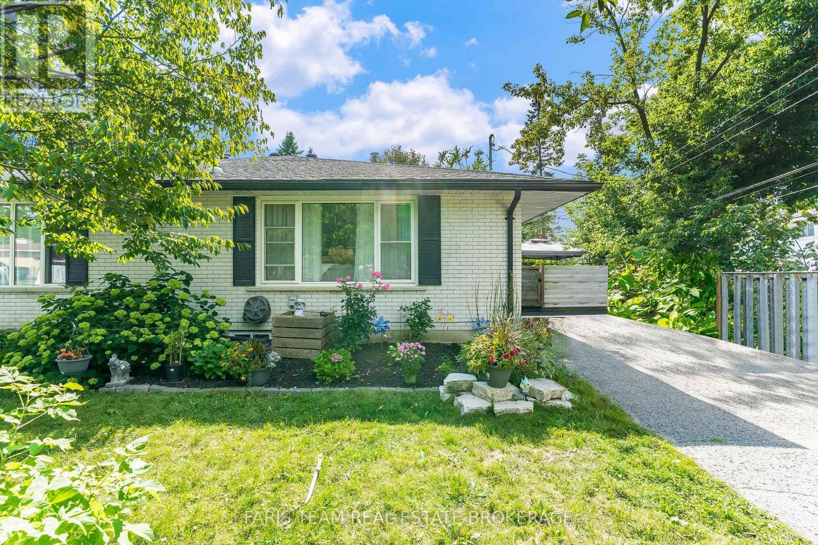 Photo 32 of 4 B Oak Street, Barrie ON