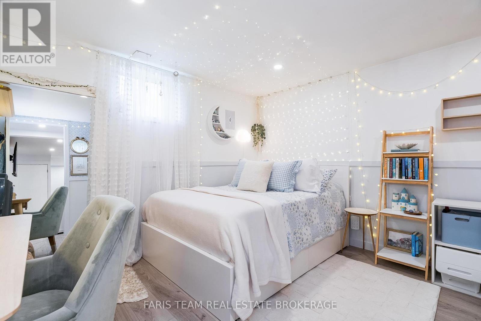 Photo 28 of 4 B Oak Street, Barrie ON