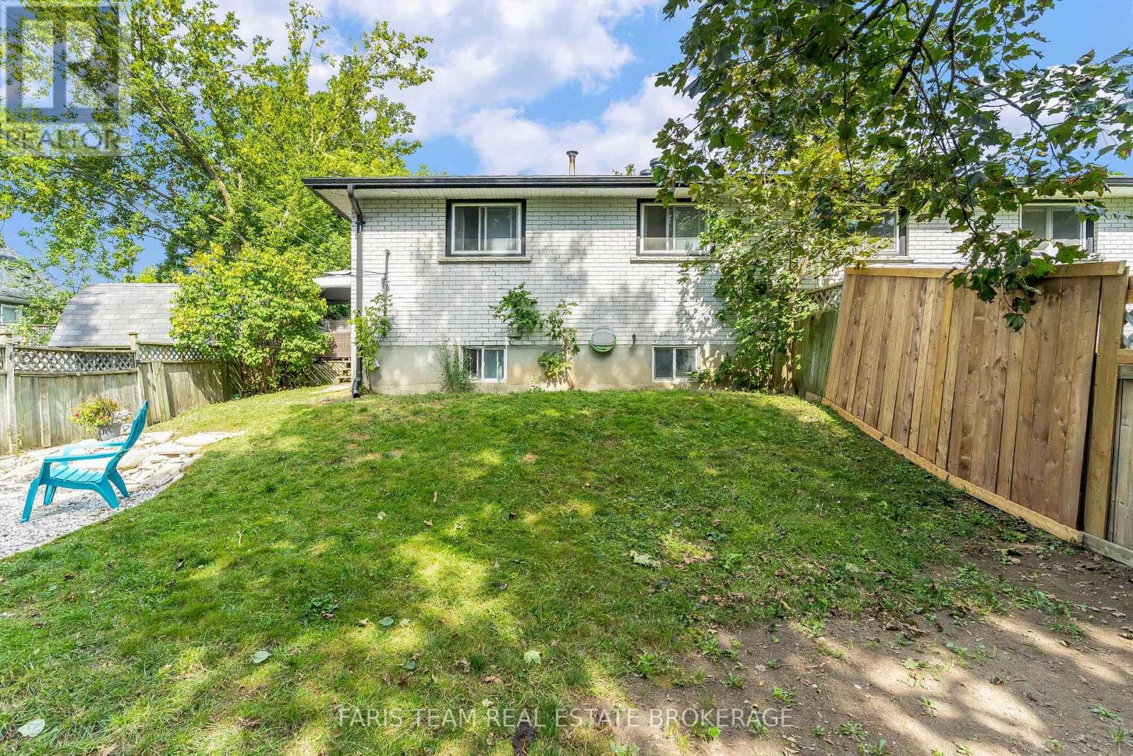 Photo 34 of 4 B Oak Street, Barrie ON