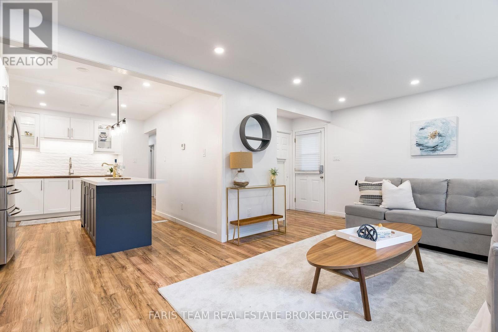 Photo 15 of 4 B Oak Street, Barrie ON